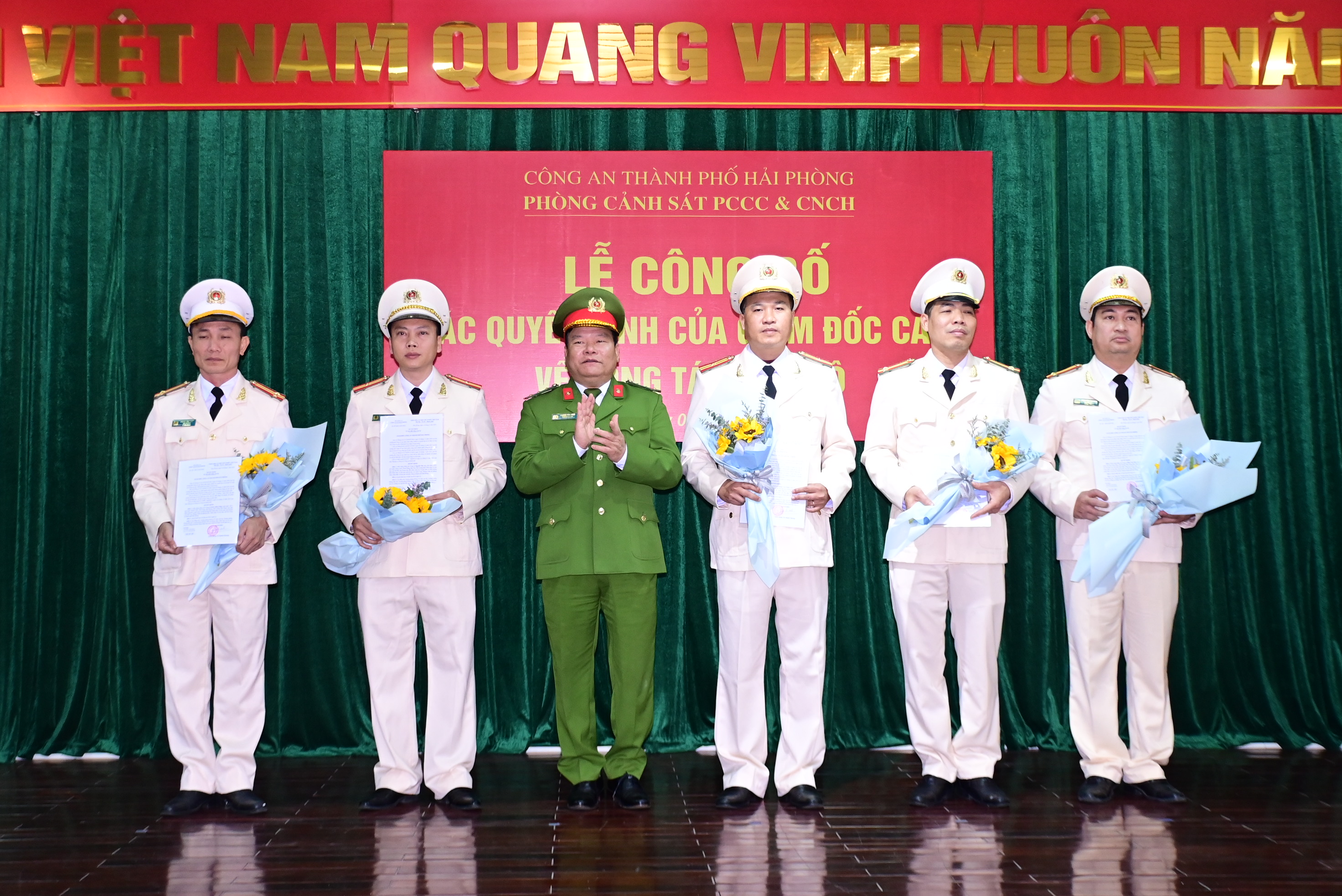 Công bố quyết định của Giám đốc Công an thành phố về công tác cán bộ tại Phòng Cảnh sát PCCC &CNCH